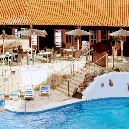 Parque Albatros Vista Piscina E Mare 아파트